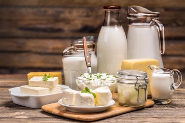 Verschiedene Milchprodukte zusammengestellt