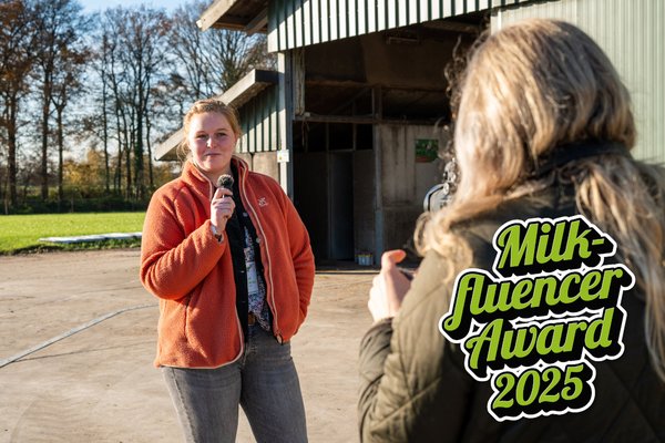 Werbung für Öffentlichkeitsarbeit auf einem Milchkuhbetrieb