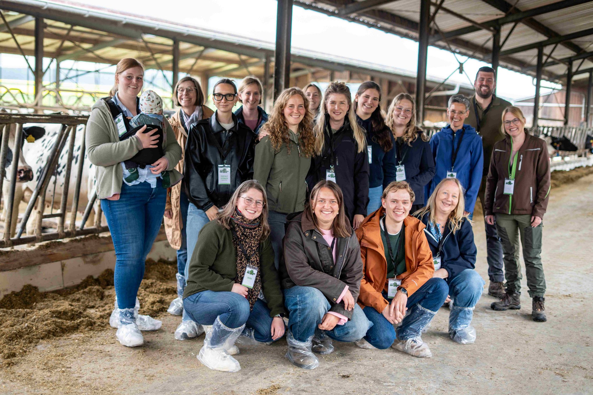 Die Grupee beim Start der Milkfluencer Campervantour 2026 auf dem Hof Barmbach in Hessen.